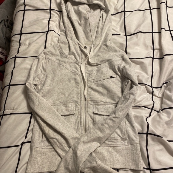 Lululemon Scuba - Picture 1 of 4